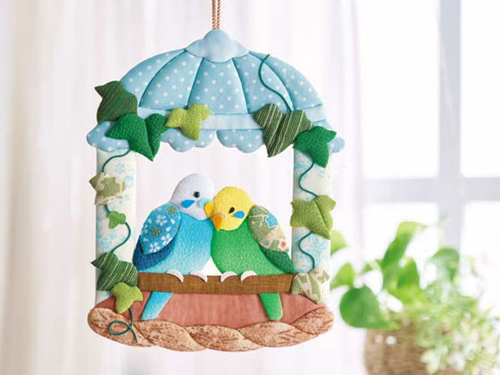 押絵飾り・鳥かごのインコ