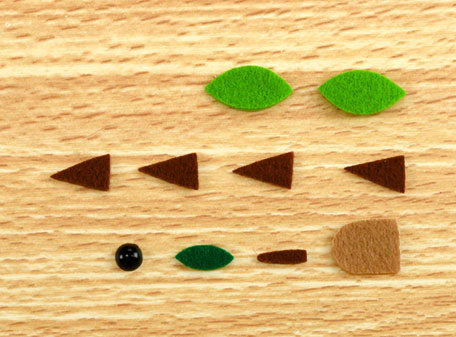 細かなパーツはすべて型抜き済みなので、貼るだけでOK