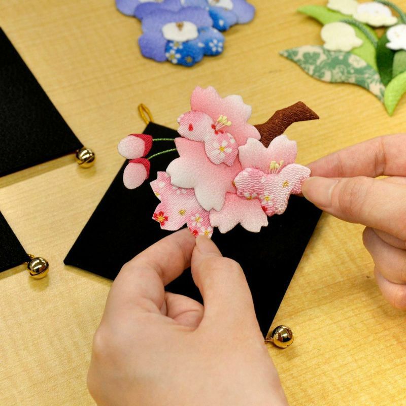 三連タペストリー・花の彩り（春）｜株式会社さくらほりきり