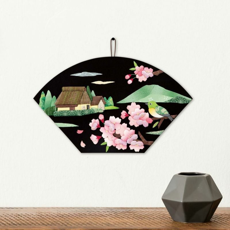 さくらほりきり　押絵　扇歳時期 押絵飾り・扇歳時記(桜の里)｜株式会社さくらほりきり