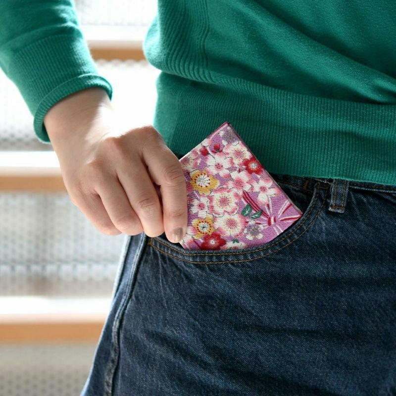 厚さ1.2cm程にたためます