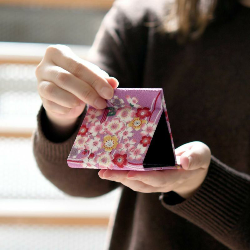 コンパクトサイズで持ち運びに便利！