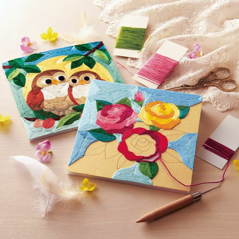 花柄刺繍 木製パーテーション 摘みたてを集めた 花と木の実のサンプラー刺しゅうフレームの会