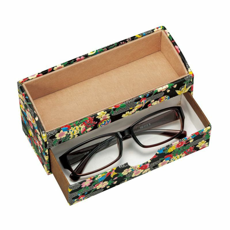 引き出しにもメガネが入ります