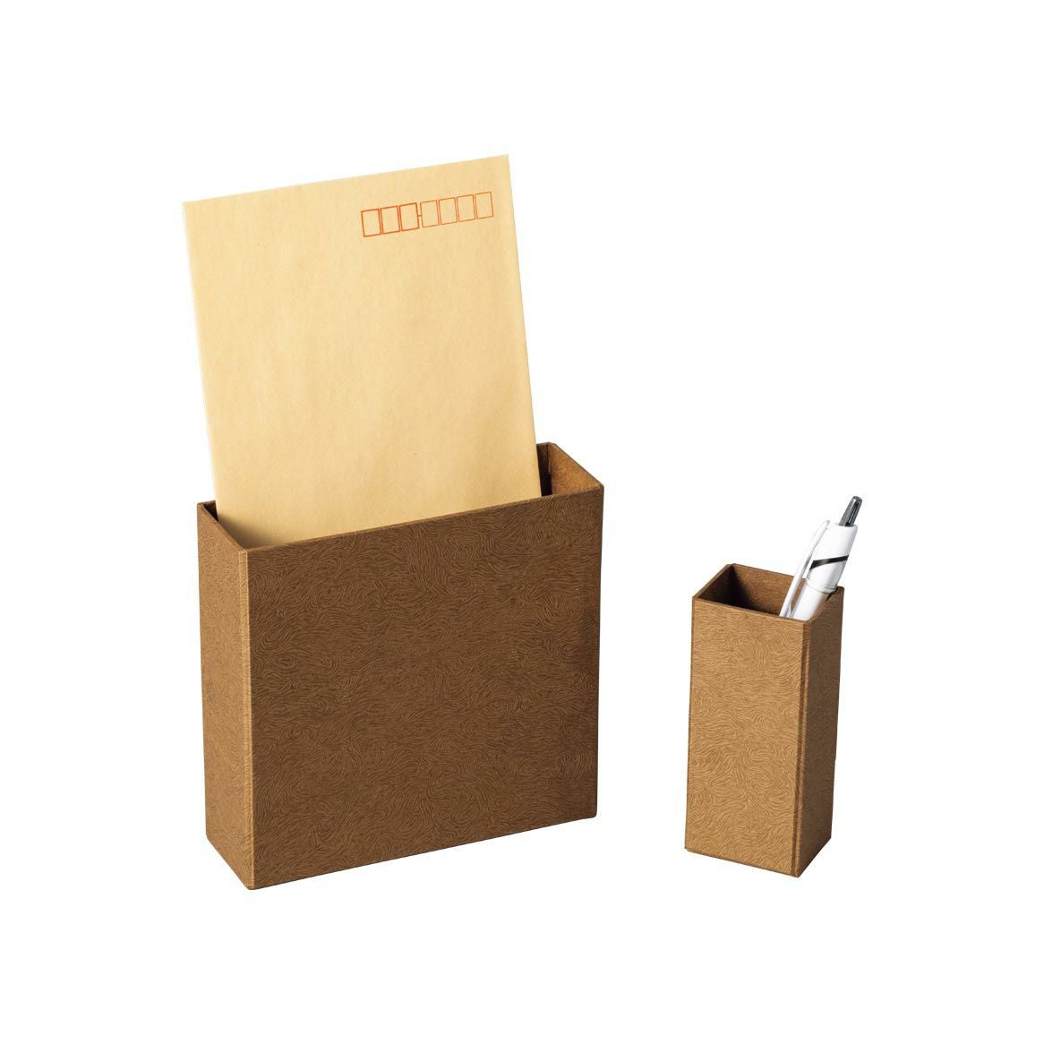 移動できるポケットが２つ付いています