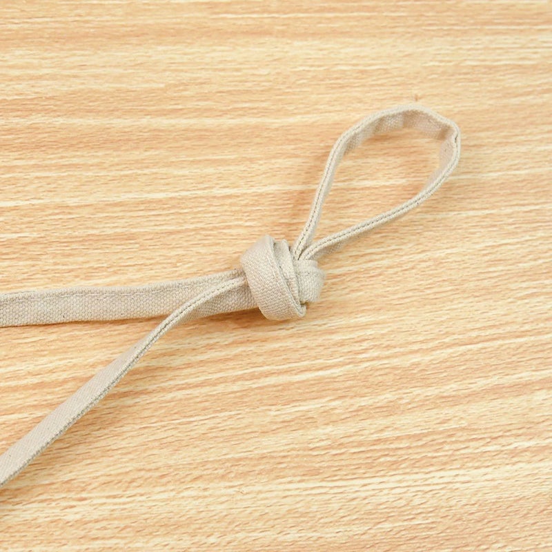 ひもの長さは結んで調整します