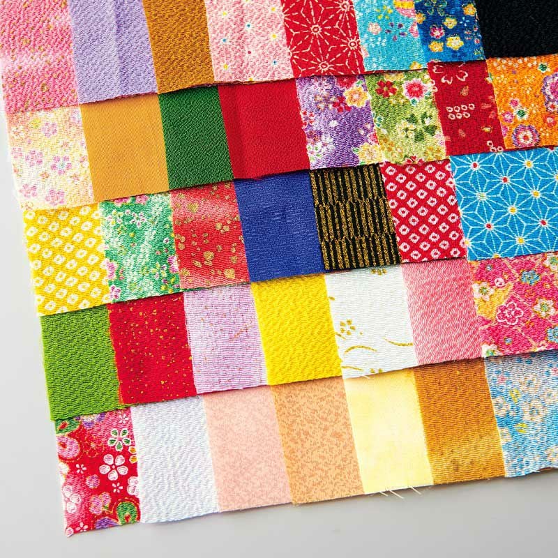 ちりめん布など36枚の布を使用