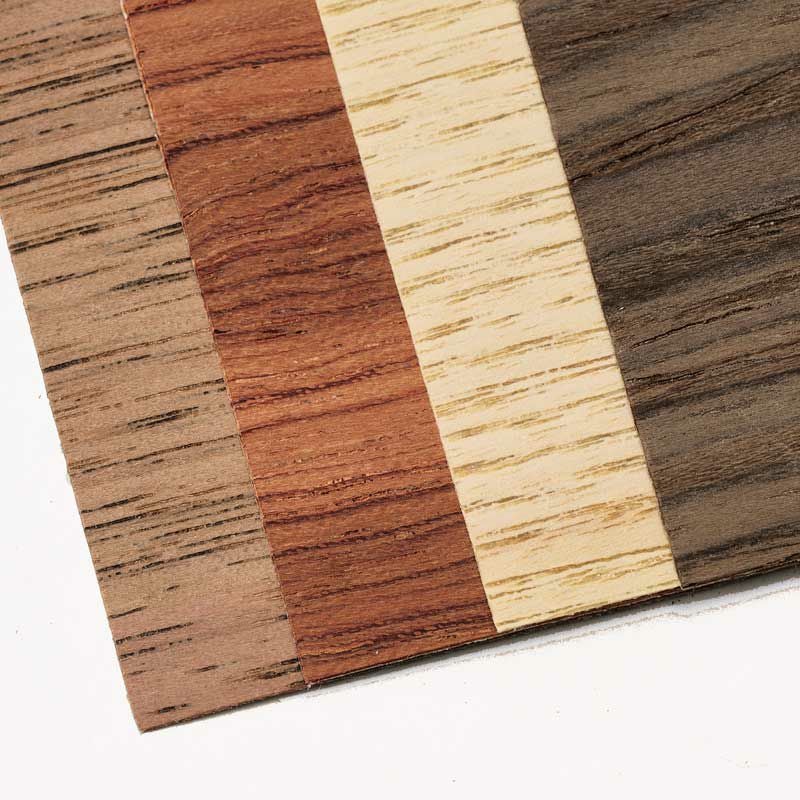 天然木のシートを4枚使用します