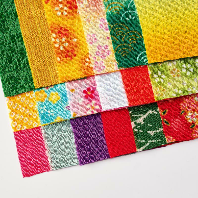 18枚の京友禅ちりめん布を使います