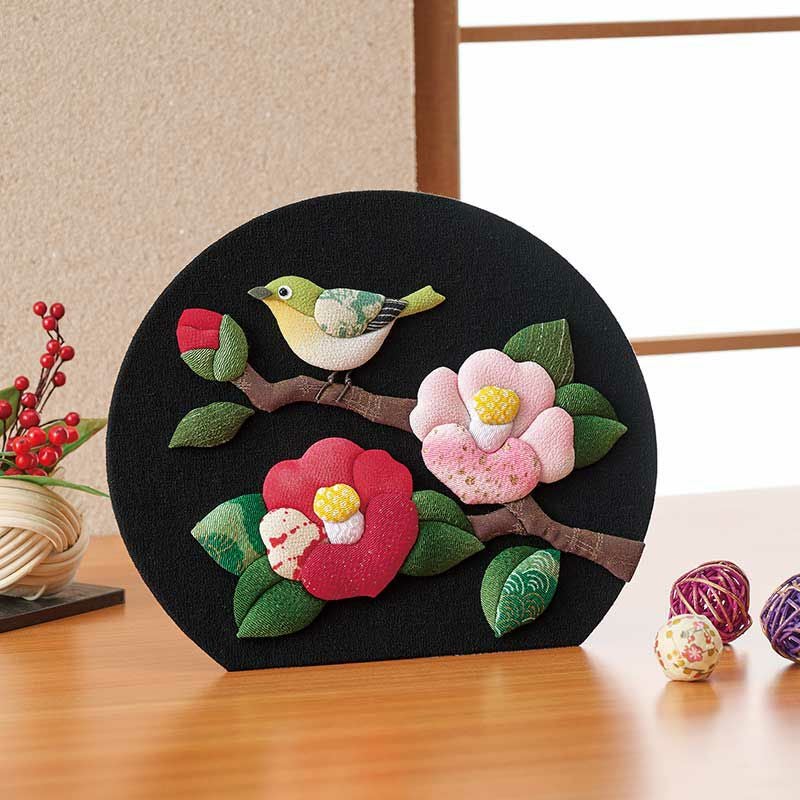 押絵飾り・扇歳時記(桜の里)｜株式会社さくらほりきり