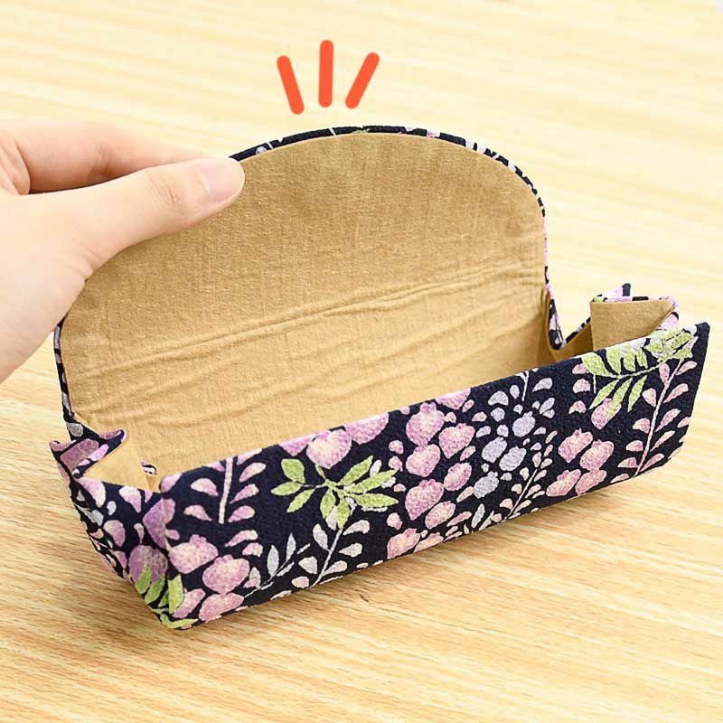 留め具はマグネット式でらくらく開閉！