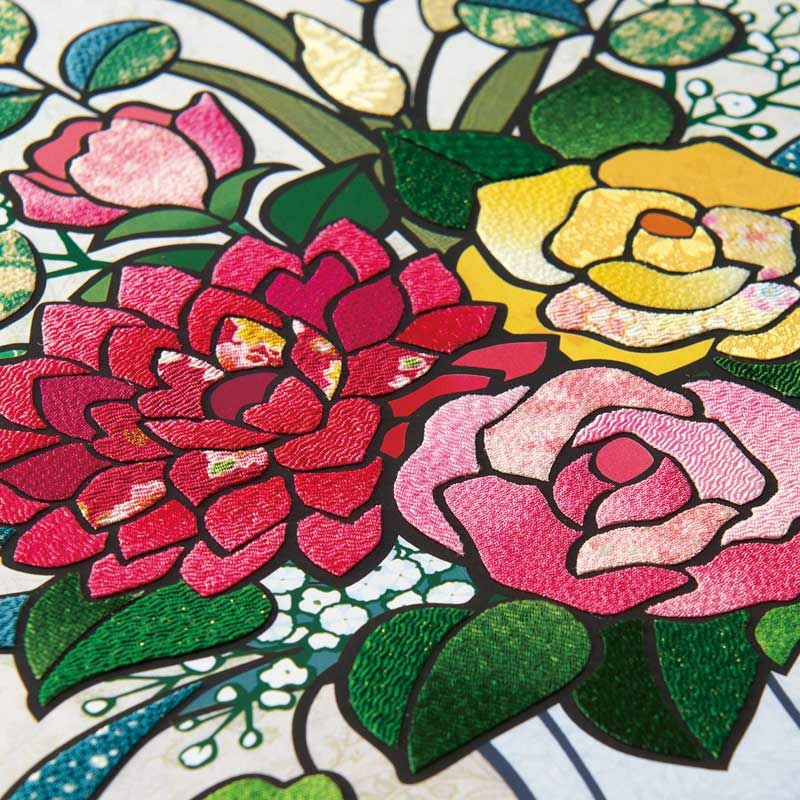 ちりめん布の美しい色彩や光沢を楽しめます