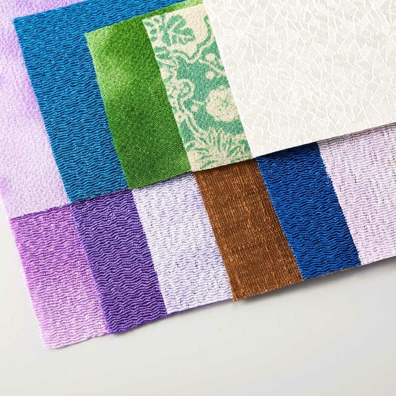 国産のちりめん布を含む12種類の布で作ります