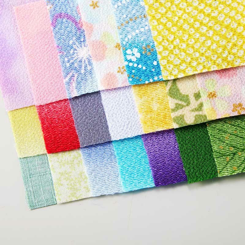優しい彩りのちりめん布を20種類使って作ります