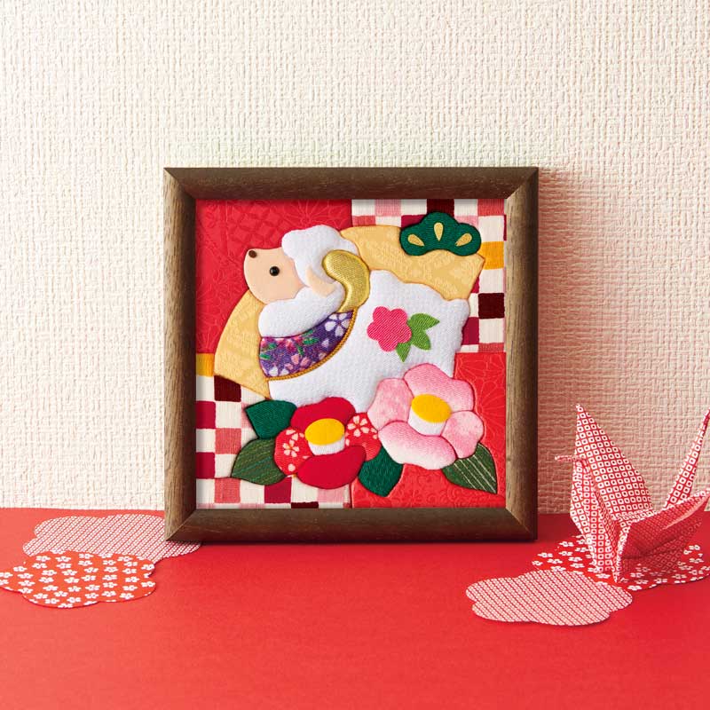 場所を選ばず飾れる小ぶりなサイズ<br>玄関やリビングのわずかなスペースにも気軽に飾れます