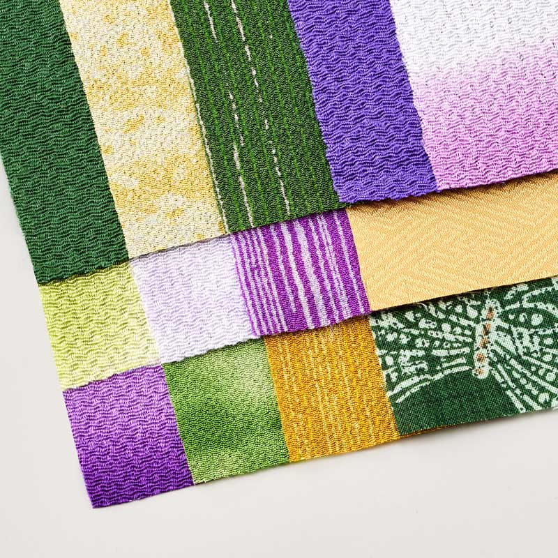 国産のちりめん布を含む13種類の布で作ります