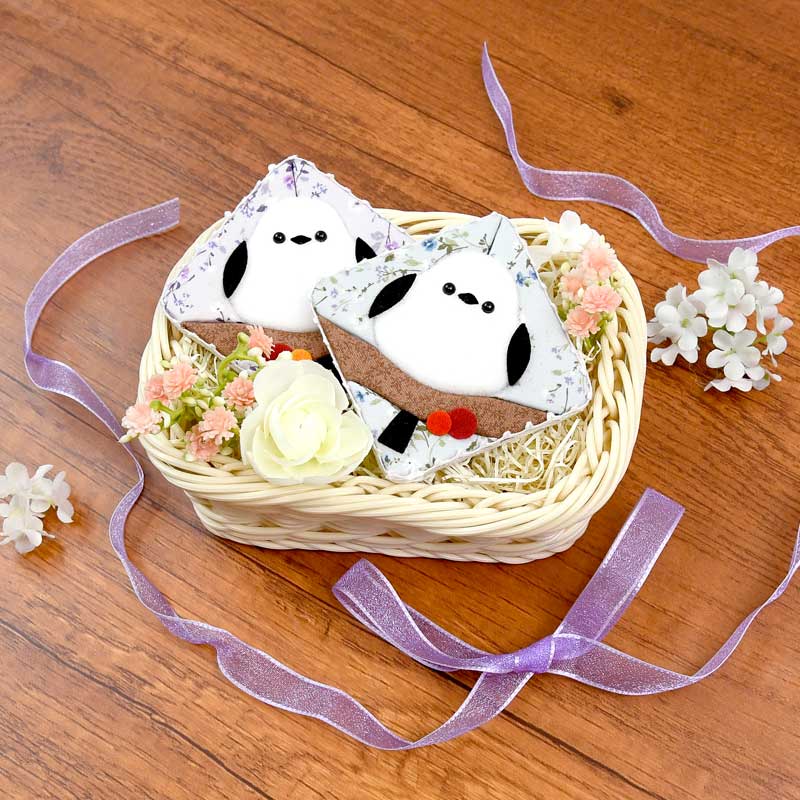 可愛いシマエナガのマグネットは気軽な贈り物にもおすすめです