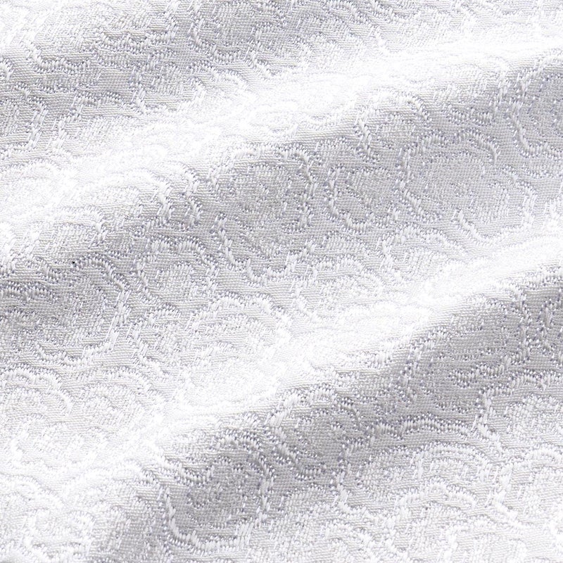 上品な光沢が美しい金襴布を使用します