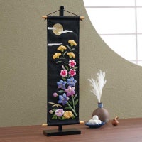 淑やかな秋草と月の風情溢れる秋の絵柄